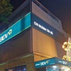 Biển quảng cáo BIDV Tây Hồ ban đêm – ảnh tham khảo