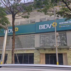Biển quảng cáo BIDV Tây Hồ ban ngày – ảnh tham khảo