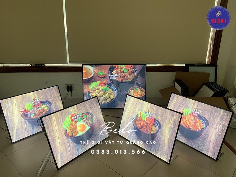 Hộp đèn menu siêu mỏng được sử dụng để trình bày thực đơn, menu của các quán ăn, quán cà phê.