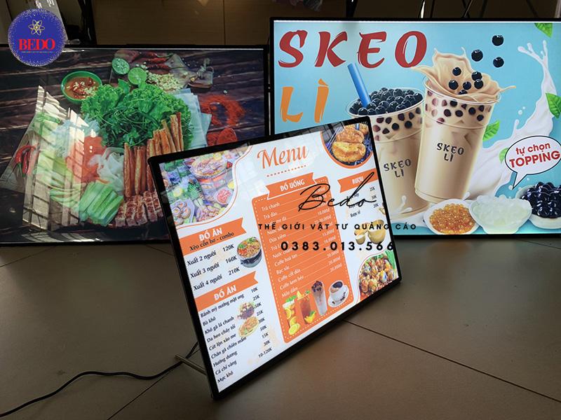 Hộp đèn menu Dễ dàng tháo lắp , có thể thay đổi được nội dung tranh nhờ khe nhét cạnh.