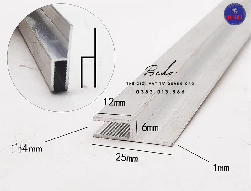 Nhôm chữ H dùng thi công biển bảng quảng cáo, thiết kế những hộp đèn có viền cực mỏng, làm trần xuyên ánh sáng