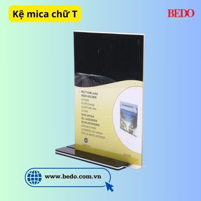 kệ menu mica để bàn