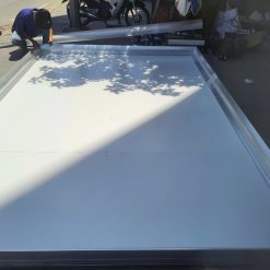 Lắp khung hộp đèn bằng nhôm nắp bật có mí