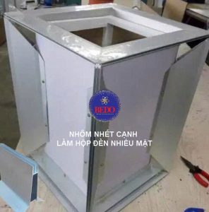 hôm Hộp Đèn Ốp Cột