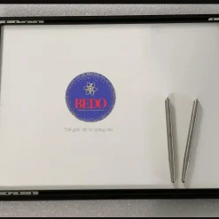Khung tranh điện menu LED cùng cặp chân đỡ inox BEDO