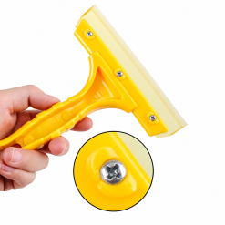 Cận cảnh lưỡi và phần liên kết trên gạt decal BEDO
